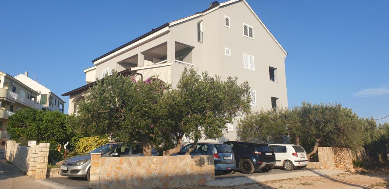 Apartments Luma ฮวาร์ ภายนอก รูปภาพ